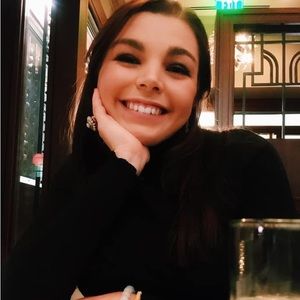 Meet your Posher, Elise